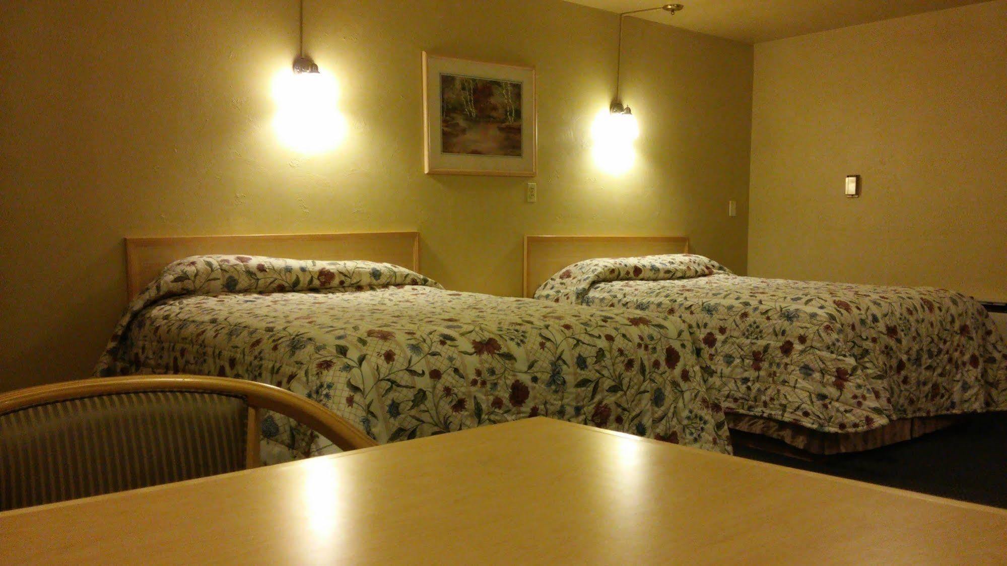 Budget Host Longhorn Motel Byers 외부 사진